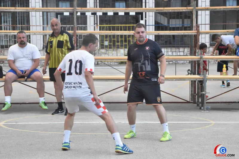 FOTO: 3NA3 U GRUDAMA, dalje prošle ekipe koje su zabile više golova od protivnika 26