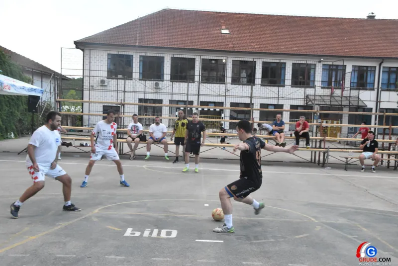 FOTO: 3NA3 U GRUDAMA, dalje prošle ekipe koje su zabile više golova od protivnika 27