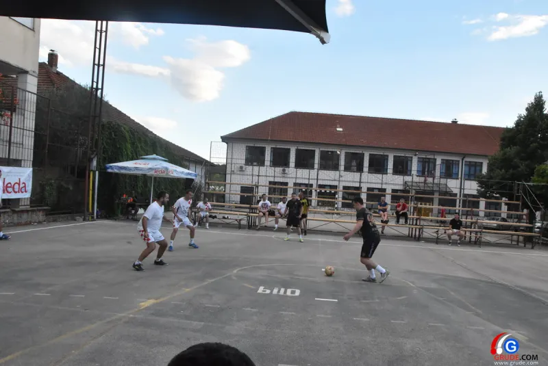 FOTO: 3NA3 U GRUDAMA, dalje prošle ekipe koje su zabile više golova od protivnika 29