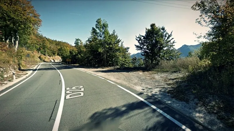Tragedija na Velebitu, auto završilo u provaliji, život izgubila jedna osoba