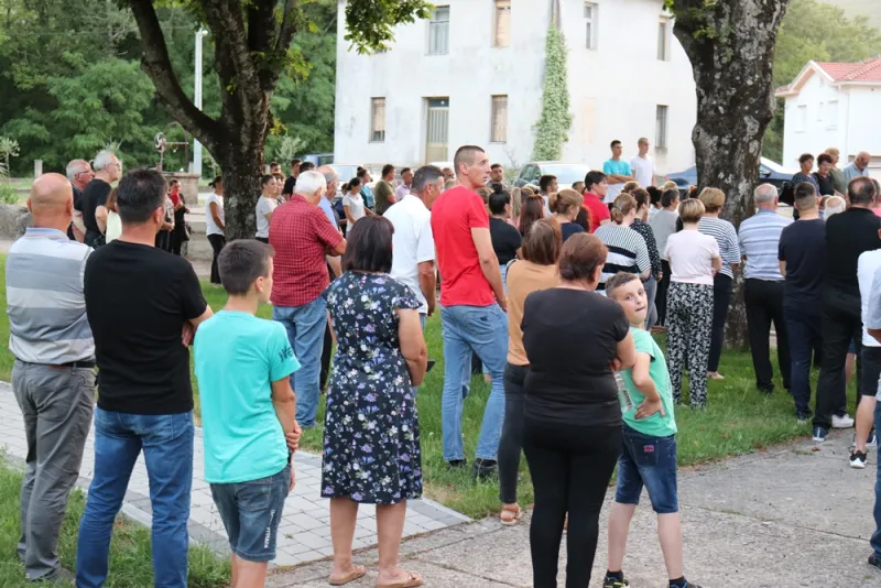 Hercegovačka župa zaključala crkve zbog odlaska voljenog župnika don Drage