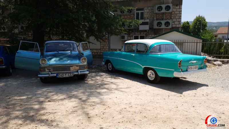 FOTO/VIDEO: GRUDE, LJUBUŠKI, POSUŠJE I ŠIROKI DOMAĆIN OLDTIMERIMA, STARA AUTA SVE ODUŠEVILA 14