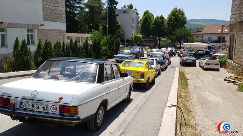 FOTO/VIDEO: GRUDE, LJUBUŠKI, POSUŠJE I ŠIROKI DOMAĆIN OLDTIMERIMA, STARA AUTA SVE ODUŠEVILA 18