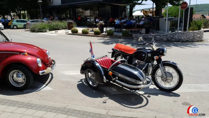 FOTO/VIDEO: GRUDE, LJUBUŠKI, POSUŠJE I ŠIROKI DOMAĆIN OLDTIMERIMA, STARA AUTA SVE ODUŠEVILA 1