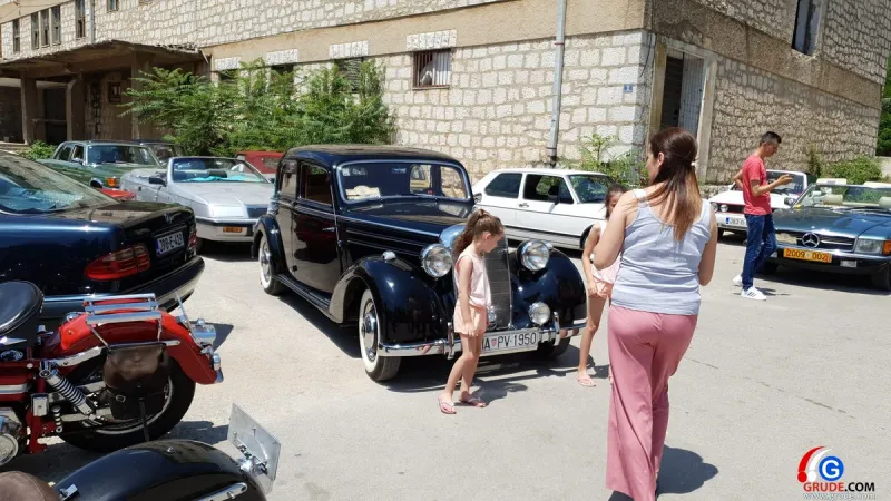FOTO/VIDEO: GRUDE, LJUBUŠKI, POSUŠJE I ŠIROKI DOMAĆIN OLDTIMERIMA, STARA AUTA SVE ODUŠEVILA 20