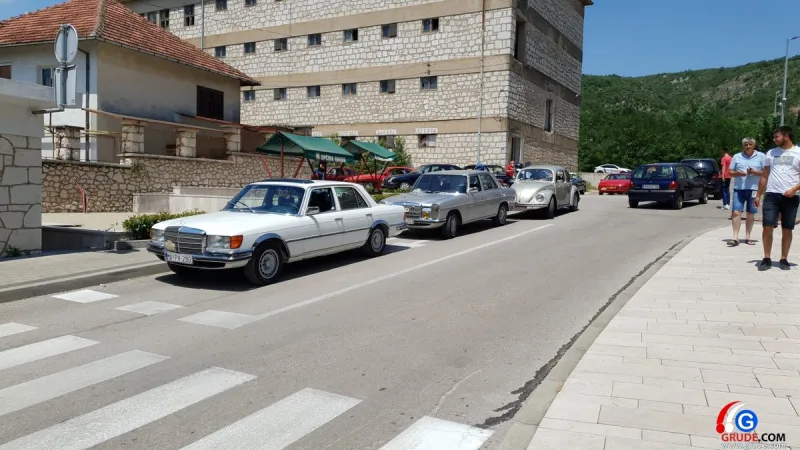 FOTO/VIDEO: GRUDE, LJUBUŠKI, POSUŠJE I ŠIROKI DOMAĆIN OLDTIMERIMA, STARA AUTA SVE ODUŠEVILA 22