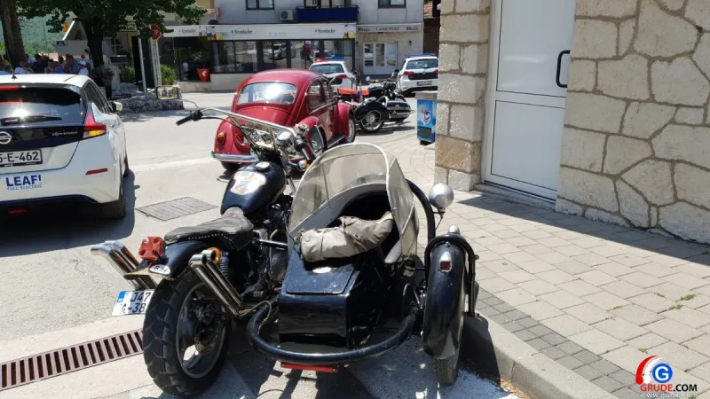 FOTO/VIDEO: GRUDE, LJUBUŠKI, POSUŠJE I ŠIROKI DOMAĆIN OLDTIMERIMA, STARA AUTA SVE ODUŠEVILA 2