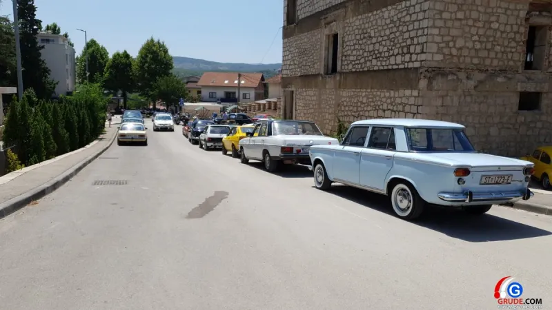 FOTO/VIDEO: GRUDE, LJUBUŠKI, POSUŠJE I ŠIROKI DOMAĆIN OLDTIMERIMA, STARA AUTA SVE ODUŠEVILA 8