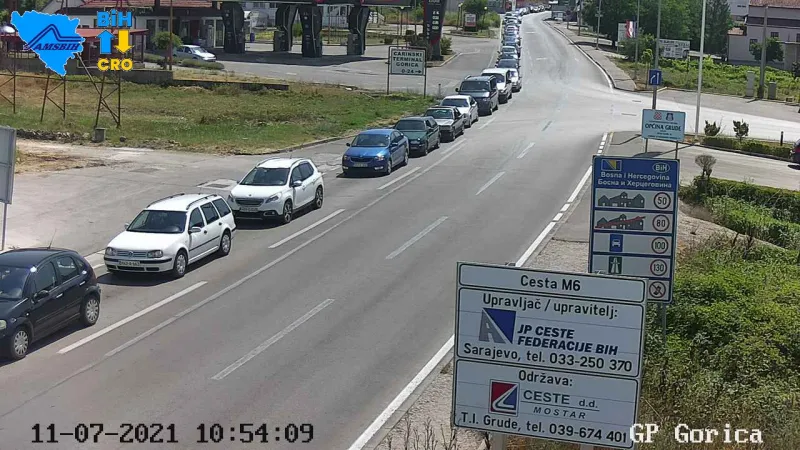 ''Svi'' žele na Jadran: Gužve kod Gruda, Posušja...