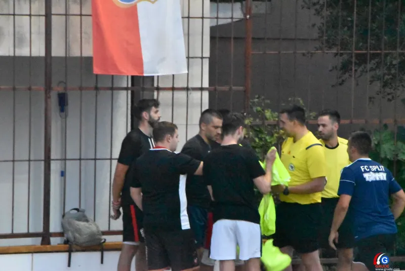 Druga večer Grudskog ljeta: Trgoguma Grude.com, Moja mater te traži i Tići Mepas prošli dalje 1