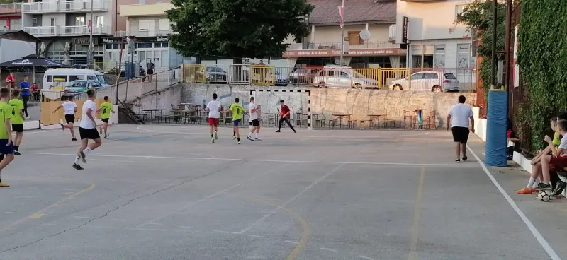 GRUDSKO LJETO: Sraz 'imotsko-bekijskog polja' donio pregršt uzbuđenja, Auto servis Pop i Hvidra Mostar rutinski u četvrtfinale 9