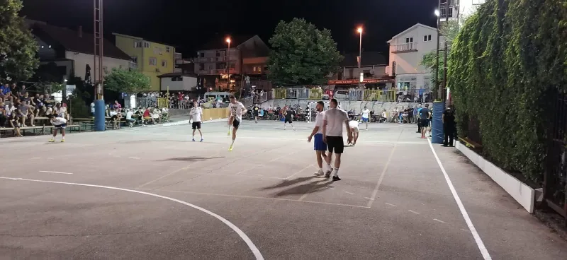 GRUDSKO LJETO: Sraz 'imotsko-bekijskog polja' donio pregršt uzbuđenja, Auto servis Pop i Hvidra Mostar rutinski u četvrtfinale 1