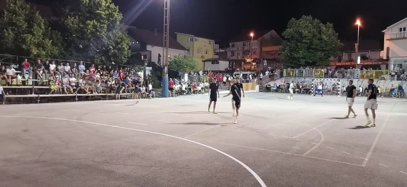 GRUDSKO LJETO: Sraz 'imotsko-bekijskog polja' donio pregršt uzbuđenja, Auto servis Pop i Hvidra Mostar rutinski u četvrtfinale 5
