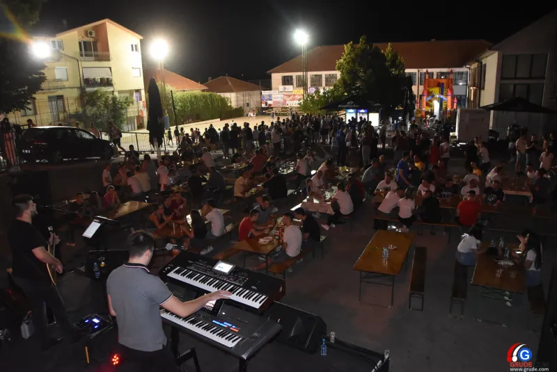 FOTO/VIDEO: ZAVRŠENO JE GRUDSKO LJETO, ŽITELJI IZ CIJELE HERCEGOVINE DOŠLI U GRUDE 33