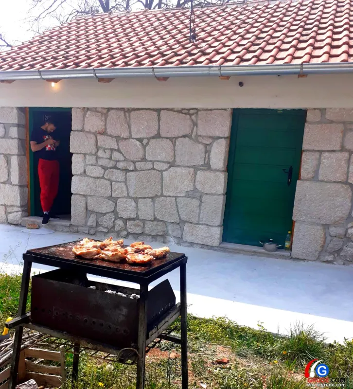 FOTO/VIDEO: Složna braća Ivan, Ante i Mario kuću grade! U Tolića, iznad središta Gruda, obnavljaju dom svojih predaka 5