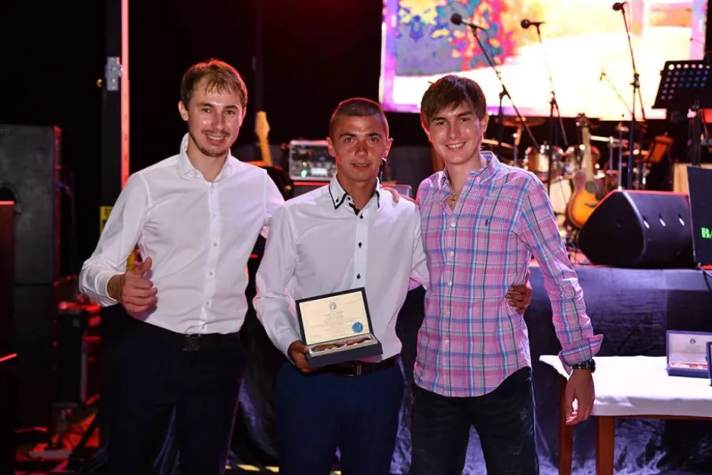 Sin Petar nije mogao sakriti emocije: Turnir u čast Veljka Lončara Vokela okupio rekordan broj igrača (FOTO)