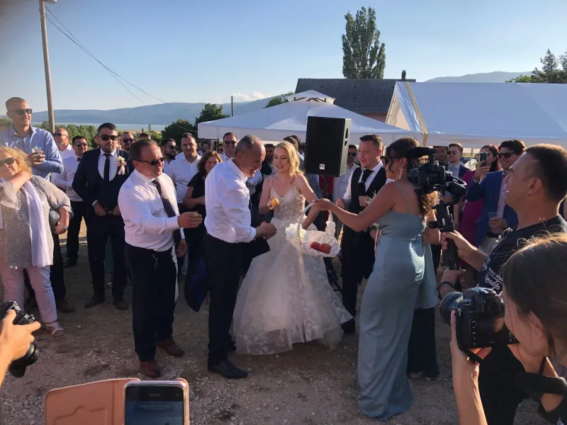 FOTO: Zavoljeli se na susretima iseljenih, ona zbog njega naučila hrvatski, on po nju došao na konju 18