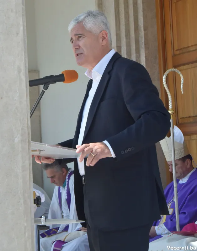 (FOTO) Misa na Bilima! Palić: Istina nema alternative! Čović: Skinut je veo šutnje o žrtvama Križnog puta  5