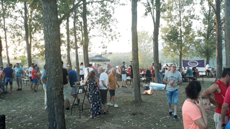 Tradicionalna Fišijada na Jezeru Krenica: Spoj dobre hrane, druženja i predivnog ambijenta