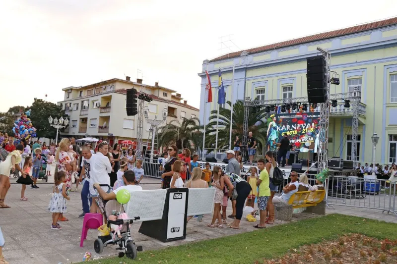 FOTO: Ljetni karneval u Čapljini ponovno spektakularan 1
