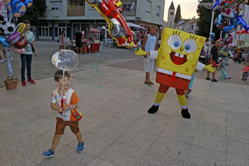 FOTO: Ljetni karneval u Čapljini ponovno spektakularan 12