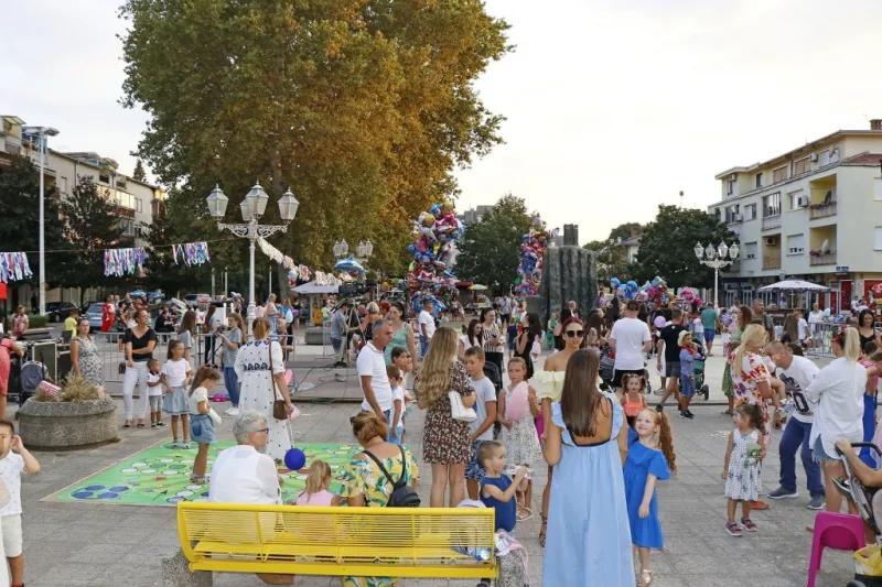 FOTO: Ljetni karneval u Čapljini ponovno spektakularan 3