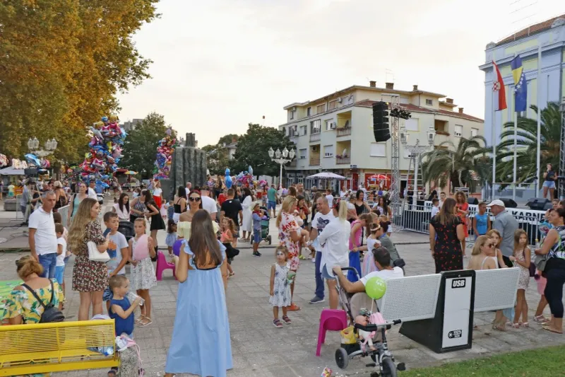 FOTO: Ljetni karneval u Čapljini ponovno spektakularan 6