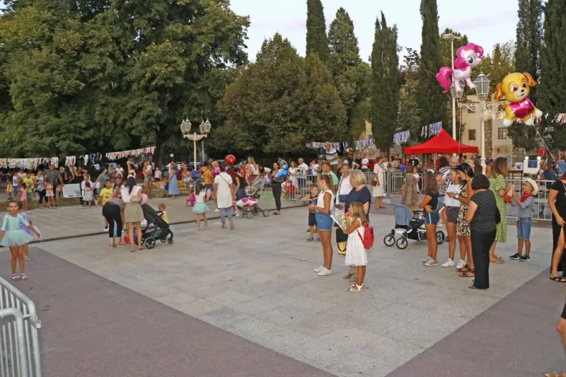 FOTO: Ljetni karneval u Čapljini ponovno spektakularan 8