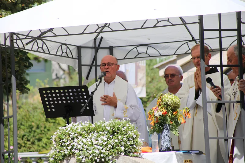 Sveta misa na najstarijem svetištu u Hercegovini: Gospa se tu ukazala sirotoj ženi koja je tražila vodu 8