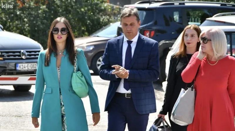 FOTO: Modna revija 'naših mafijaša': Pogledajte kakvi 3F i ostali dolaze na sud