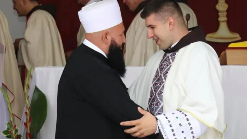 Imam Nihad Ahmetović na mladoj misi misi fra Antonija Baketarića u Prozoru