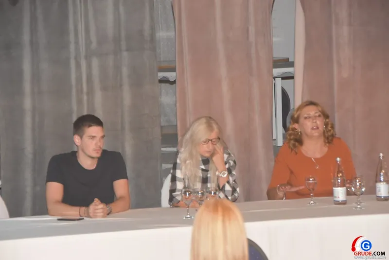 FOTO: U Grudama održano tematsko predavanje na temu 'Covid-19 Infekcija' 23