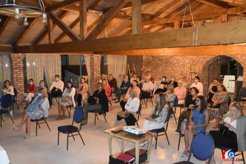 FOTO: U Grudama održano tematsko predavanje na temu 'Covid-19 Infekcija' 25