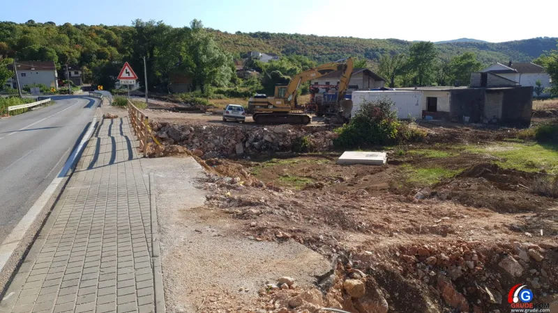FOTO: Počeli radovi na lokaciji budućeg kružnog toka u Grudama 1
