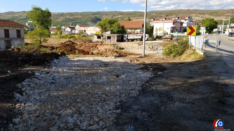FOTO: Počeli radovi na lokaciji budućeg kružnog toka u Grudama 6