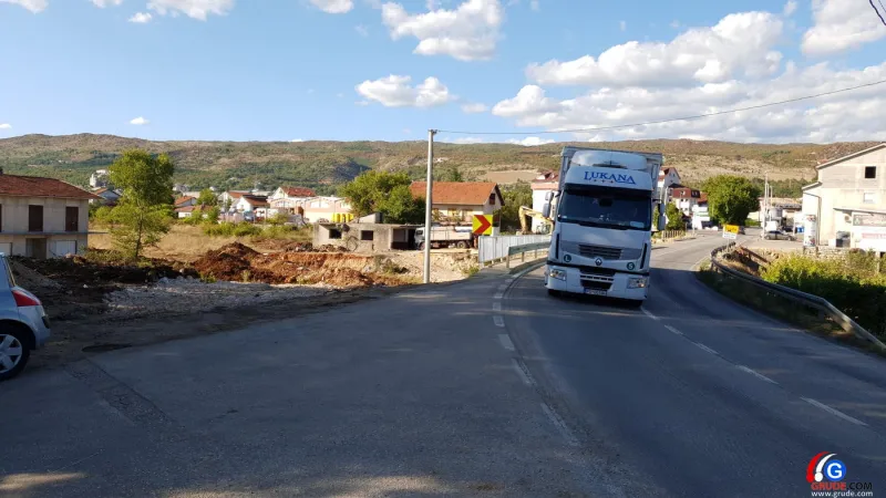 FOTO: Počeli radovi na lokaciji budućeg kružnog toka u Grudama 8