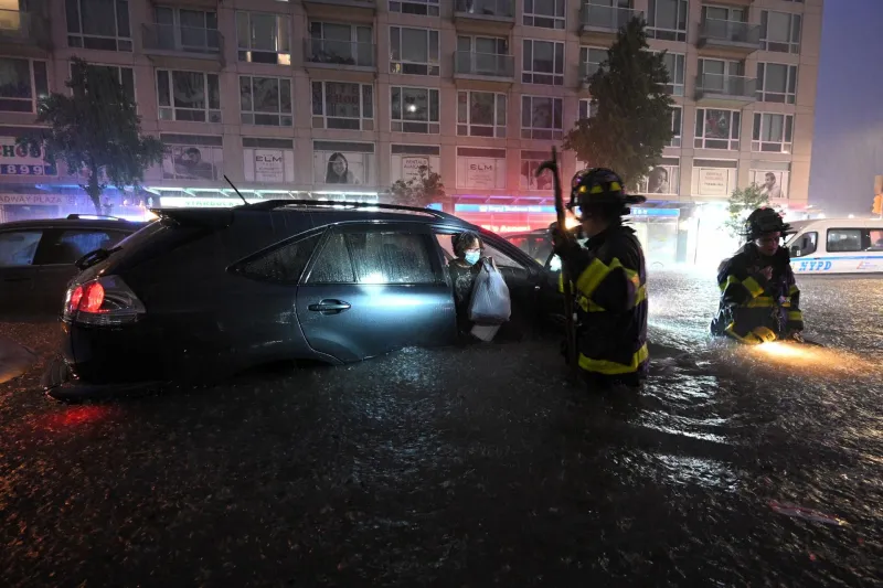 IZVANREDNO STANJE U NEW YORKU: 'Molimo vas da ne izlazite iz svojih domova...' 4