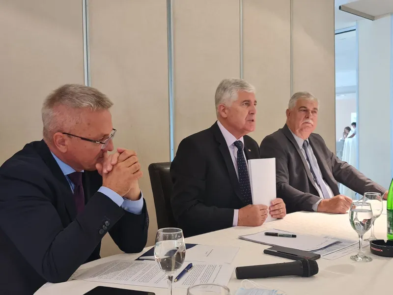 Sastali se HDZ-ovci: Nastavljaju financirati RTV HB, pozivaju na cijepljenje...