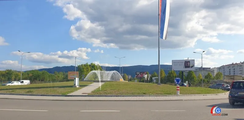 Neslana šala u Banjaluci: Zapjenila fontana na kružnom toku