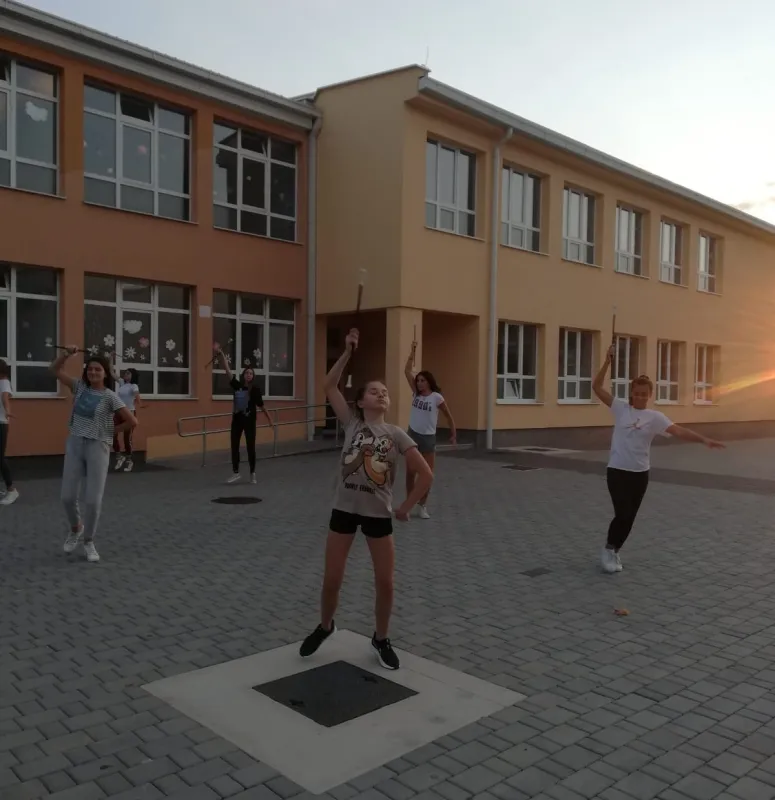 FOTO: Grudske mažoretkinje krenule s treninzima, u tijeku je upis novih članica 4