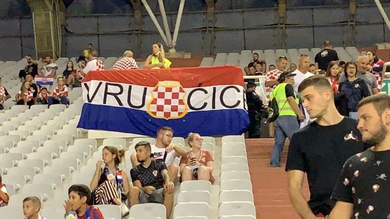 FOTO: Navijači su na tribinama! Hrvatska na Poljudu ide po pobjedu
