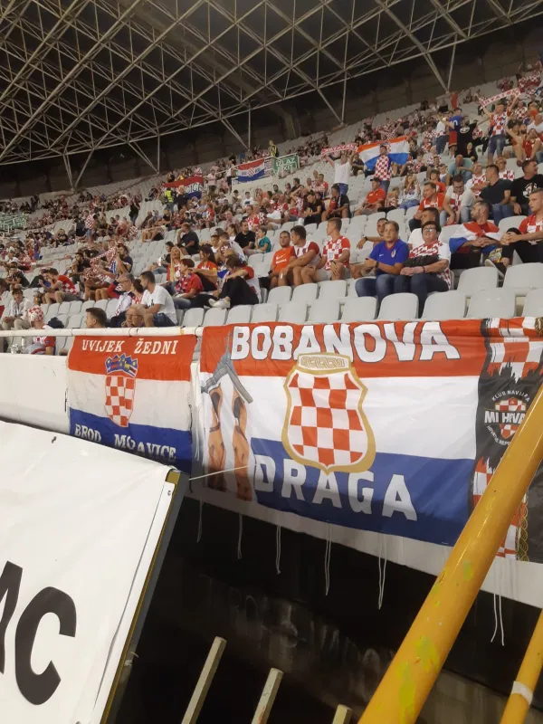 FOTO: Navijači su na tribinama! Hrvatska na Poljudu ide po pobjedu 4