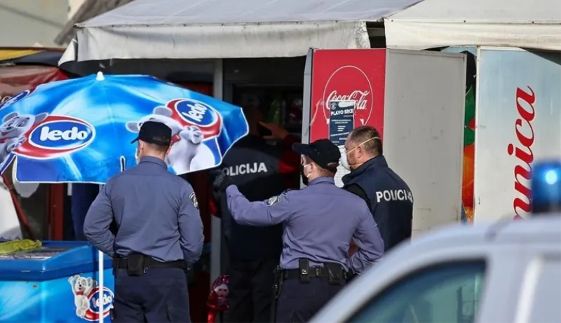 Lopov uperio pištolj u prodavačicu! Ova poludila: Jel ti to mene zaj**avaš