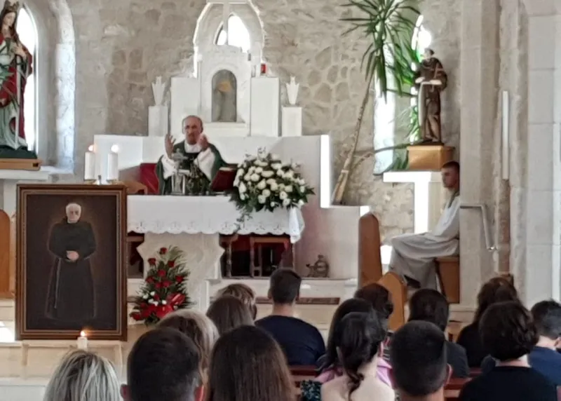FOTO: Vjernici se u molitvi prisjetili svog fra Bernarda Marića 3