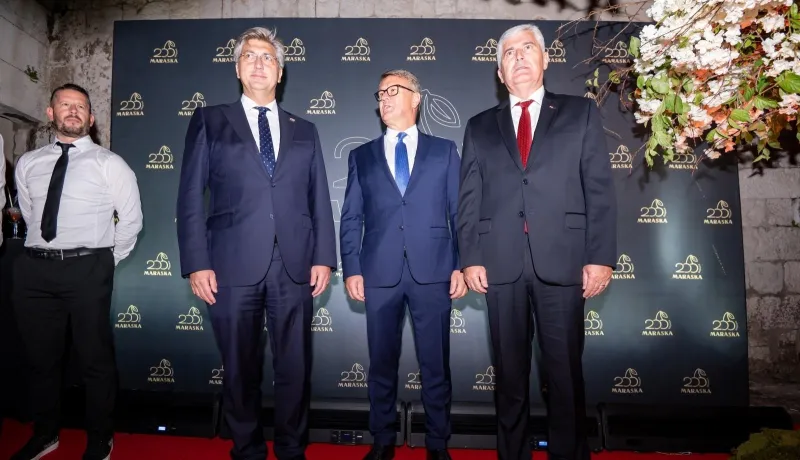 FOTO: Fešta u Zadru nakon što je Hercegovac prodao Marasku Bosancu