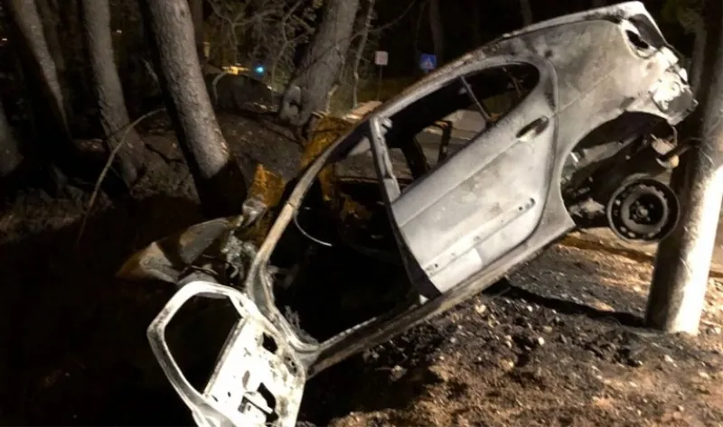 HEROJ: Mladić izvukao pet osoba iz gorućeg automobila, potpuno je planuo nakon posljednjeg spašavanja