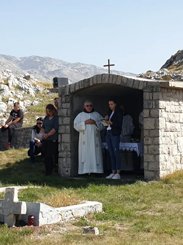 (FOTO) Održana selidbena misa: Fra Josip Vlašić naslijedio fra Antu Marića  12