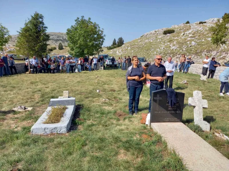 (FOTO) Održana selidbena misa: Fra Josip Vlašić naslijedio fra Antu Marića  6
