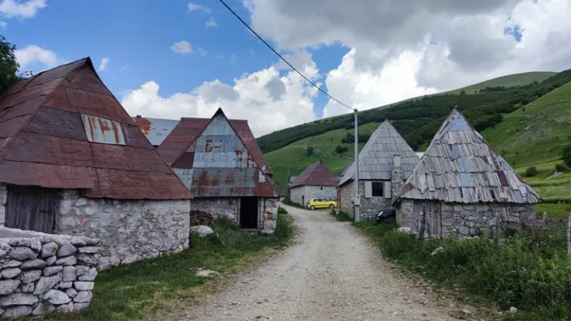 Reportaža iz hercegovačkog sela: “Lijepo je, samo ljudi ga kvare” 2