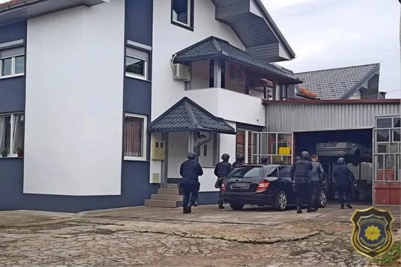 FOTO: PO NAREDBI SUDA U ŠIROKOM BRIJEGU IZVRŠENA VELIKA AKCIJA